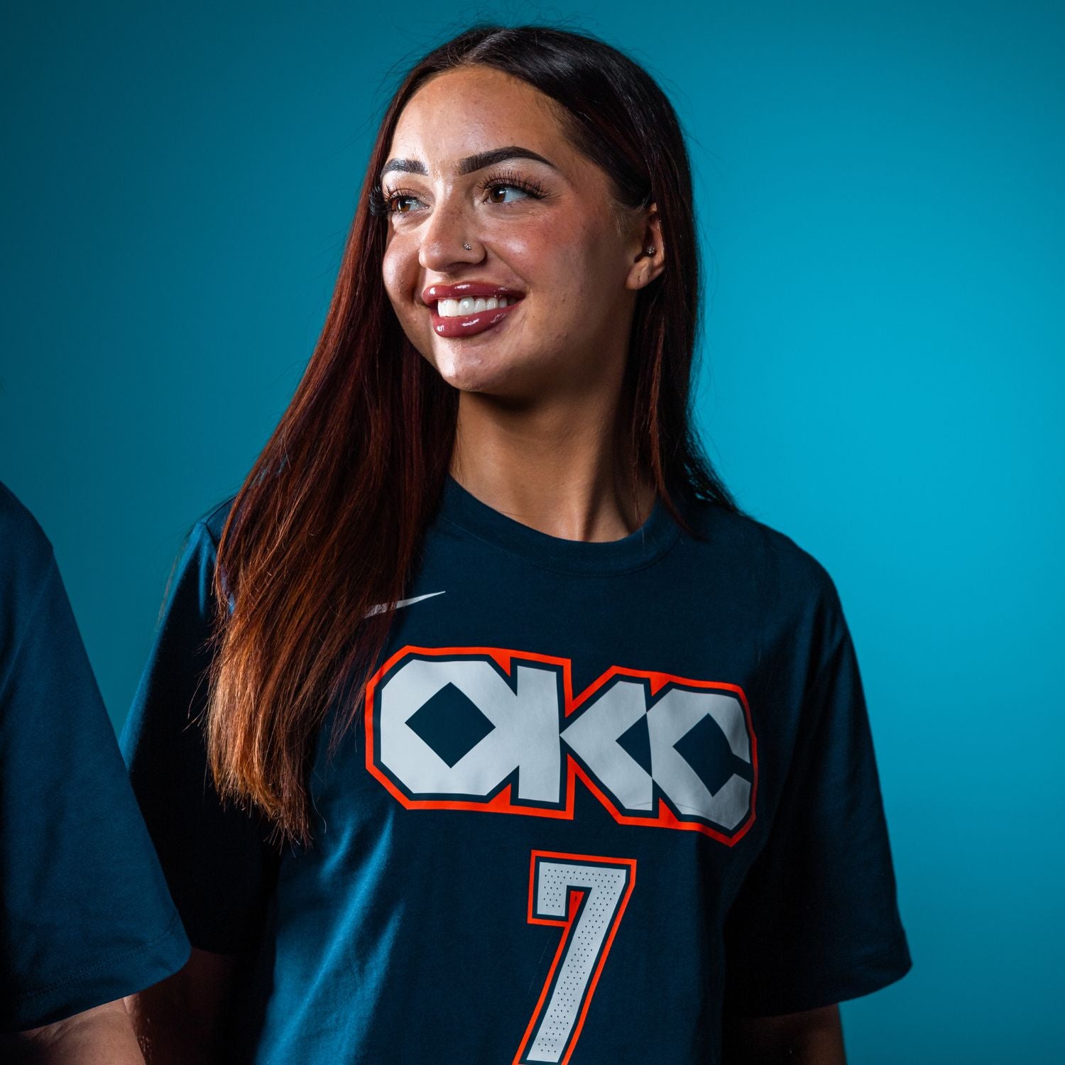 Model Wearing 2025-26 CITY EDITION OKC THUNDER NIKE CHET HOLMGREN N&N T-SHIRT
