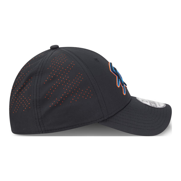 OKC THUNDER NEW ERA 3930 NIGHT MESH FLEX-FIT in Black - Right Side View